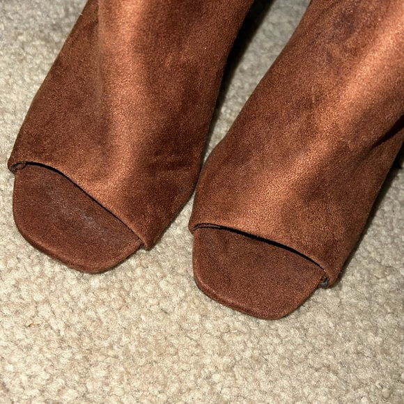 Cognac Booties 🤎 - Picture 2 of 9